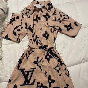 Shirt dress, size small worn once :)
